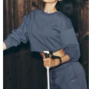 ALO Yoga Bluestone Accolade crew and jogger Set